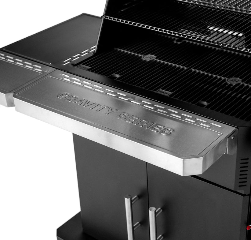 Masterbuilt - Gravity Series 1150 Digital Charcoal Grill and Smoker - 3 Free Items