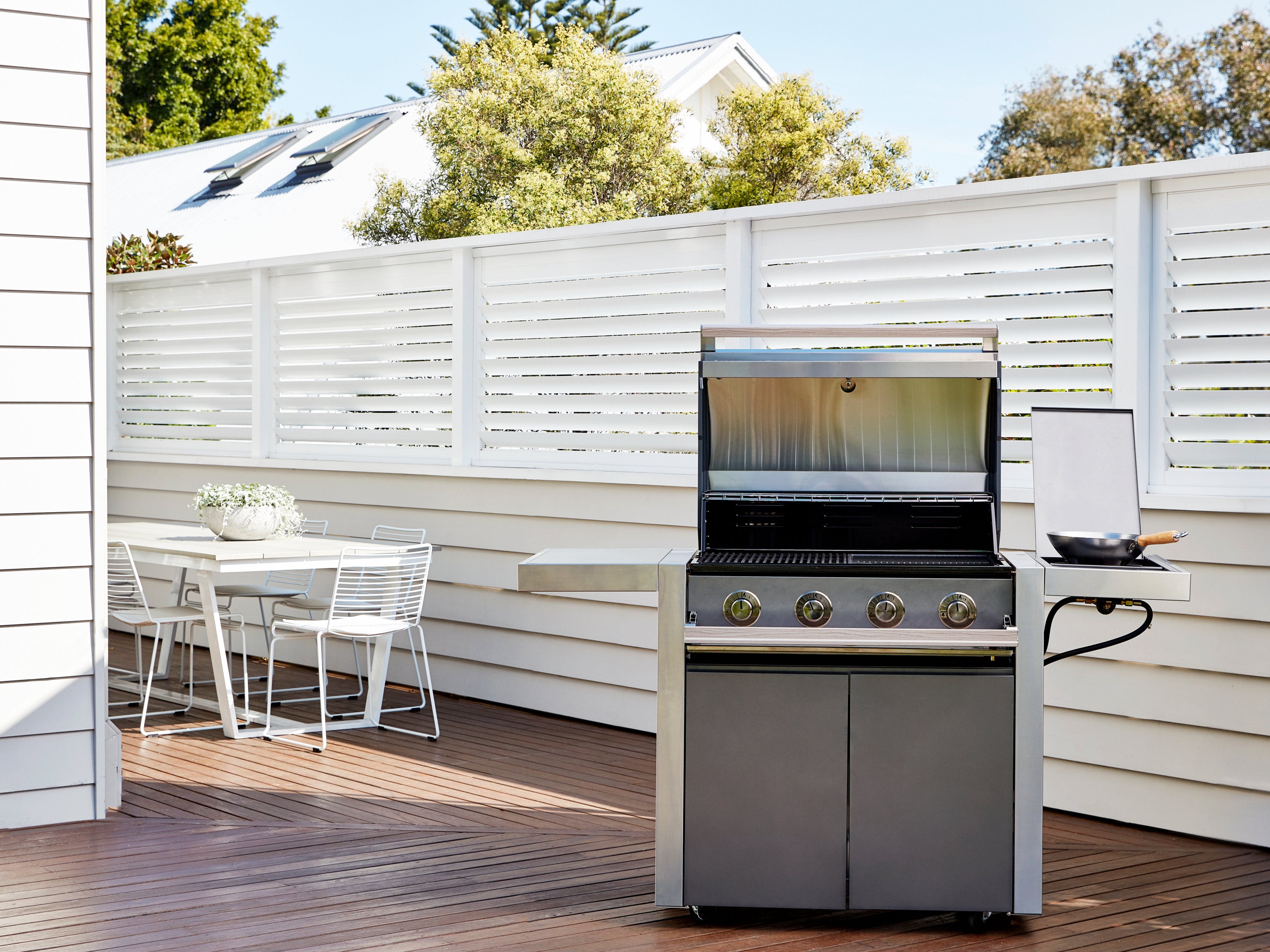 BeefEater 1500 series  - 4 Burner BBQ & Side Burner Trolley