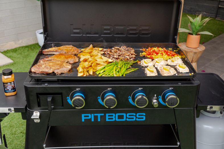 Pit Boss - 4-Burner Ultimate Lift off Plancha