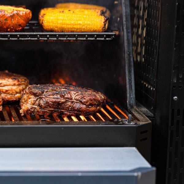 Masterbuilt - Gravity Series 800 Digital Charcoal Griddle + BBQ + Smoker With Griddle