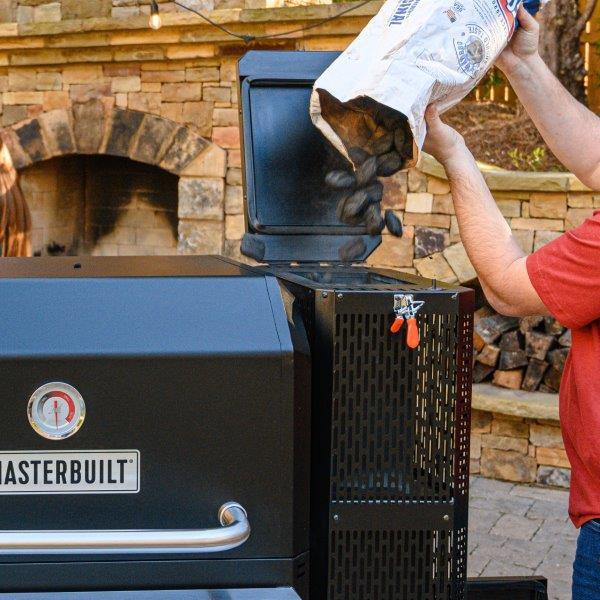 Masterbuilt - Gravity Series 800 Digital Charcoal Griddle + BBQ + Smoker With Griddle