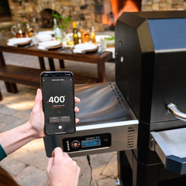 Masterbuilt - Gravity Series 800 Digital Charcoal Griddle + BBQ + Smoker With Griddle
