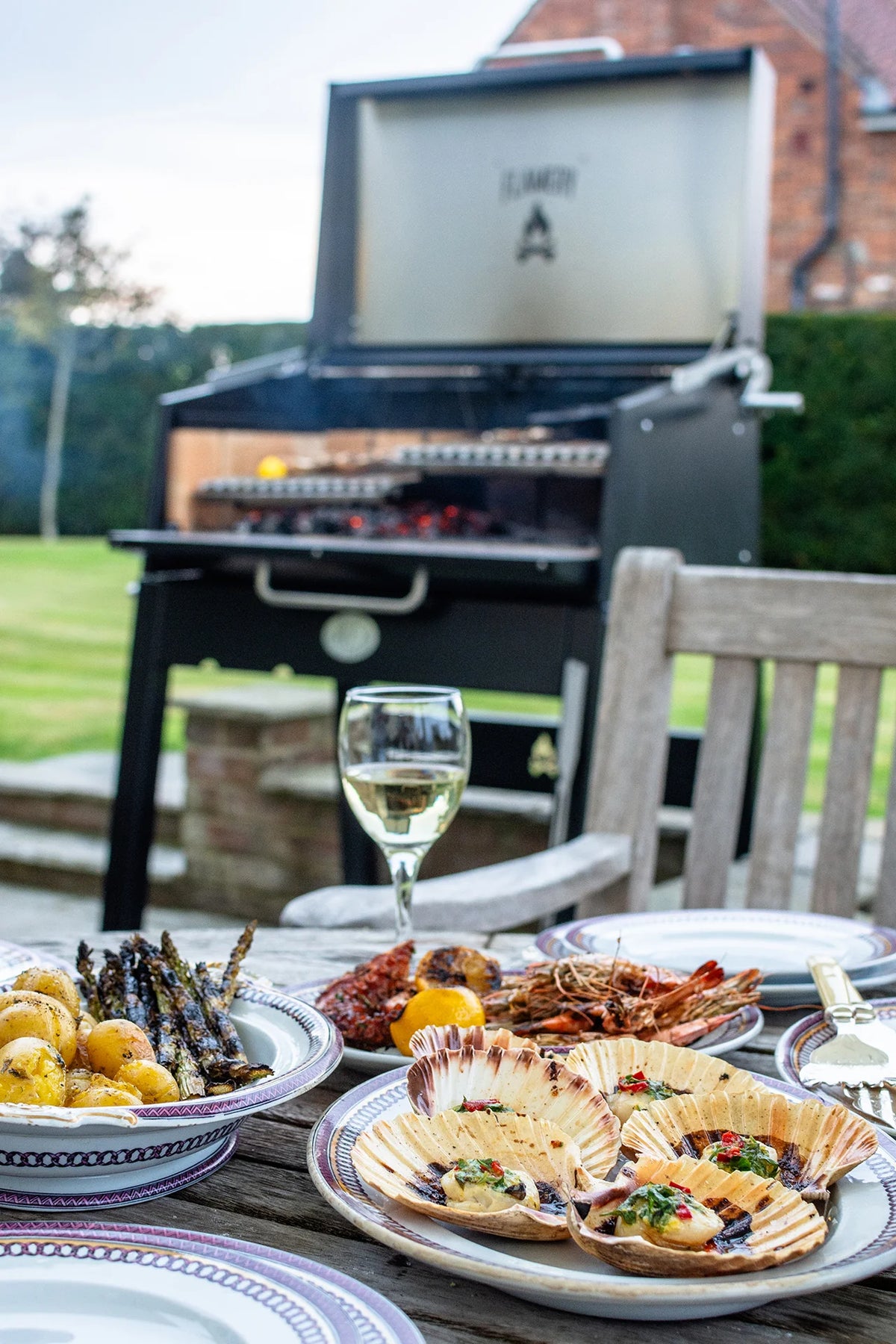 ASADO PRO.1.1 / Small Asado Grill on Stand