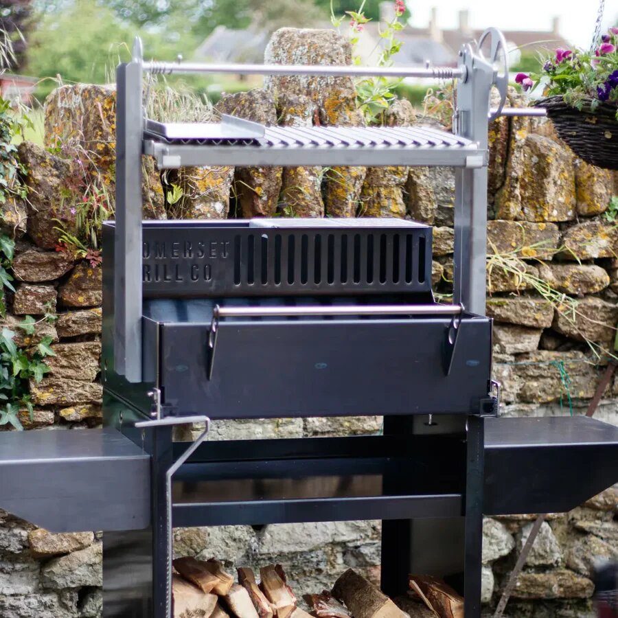 Somerset Grill Co - ASADO GUNMETAL WITH WOODSTORE