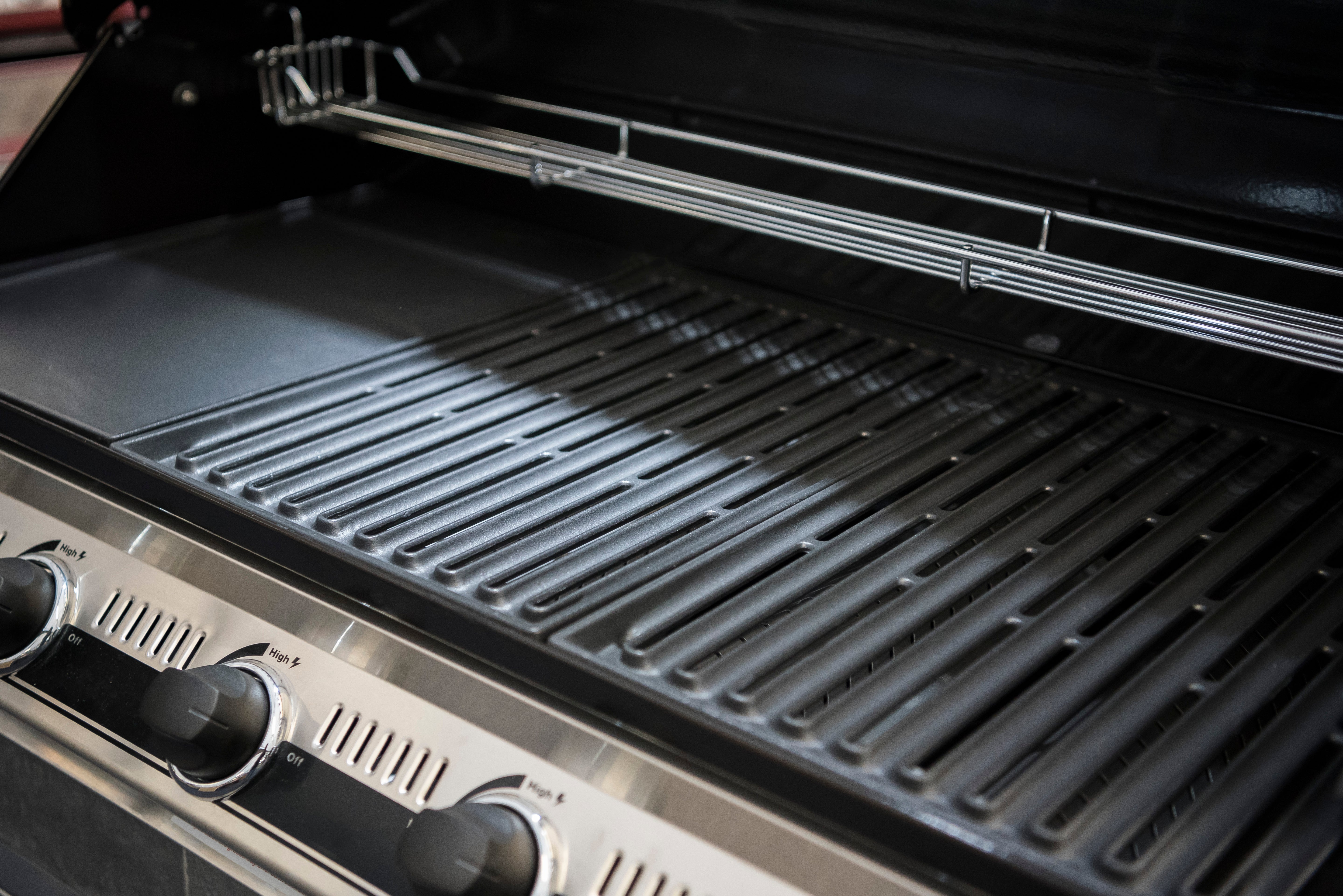 BeefEater S3000E Series - 3 Burner Built In BBQ